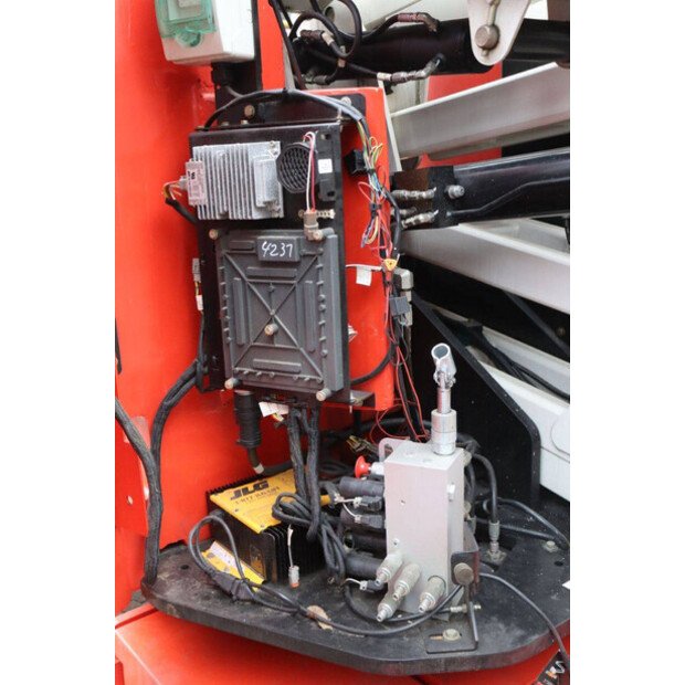 2016 جيه ال جي E300AJP-45336308