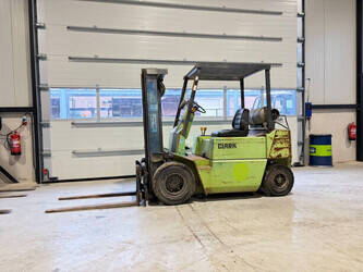 Image de ENGINS DE LEVAGE Clark GPM 25 N
