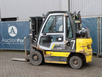 nissan-25-1413844-45336801