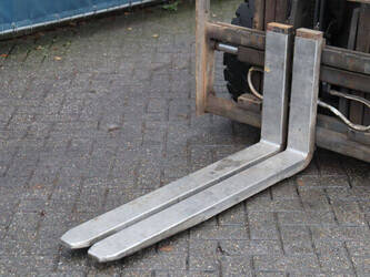 nissan-25-1413844-45336808