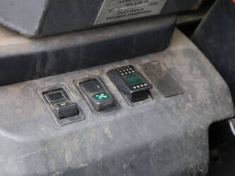 nissan-25-1413844-45336823