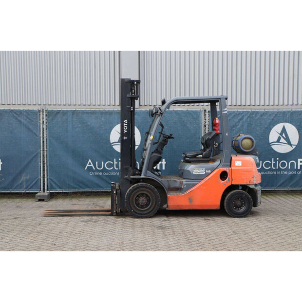 2012 تويوتا 02-8FGF25-45336911