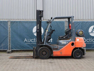 2012-toyota-02-8fgf25-1413847-45336911