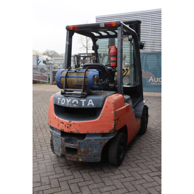 2012 تويوتا 02-8FGF25-45336915