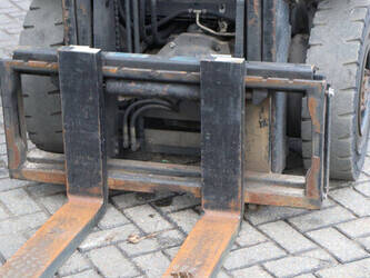 2012-toyota-02-8fgf25-1413847-45336920