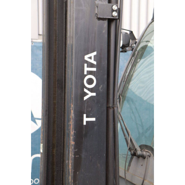 2012 تويوتا 02-8FGF25-45336921