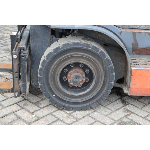 2012 تويوتا 02-8FGF25-45336923