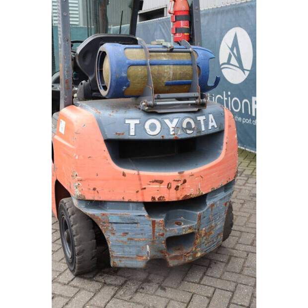 2012 تويوتا 02-8FGF25-45336926