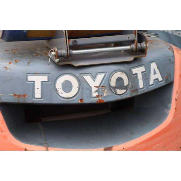 2012 تويوتا 02-8FGF25-45336927