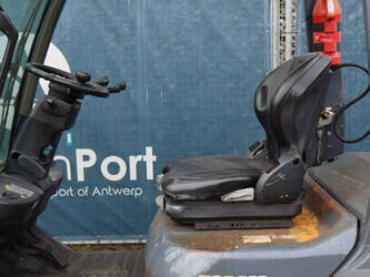 2012-toyota-02-8fgf25-1413847-45336932