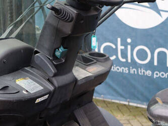 2012-toyota-02-8fgf25-1413847-45336934