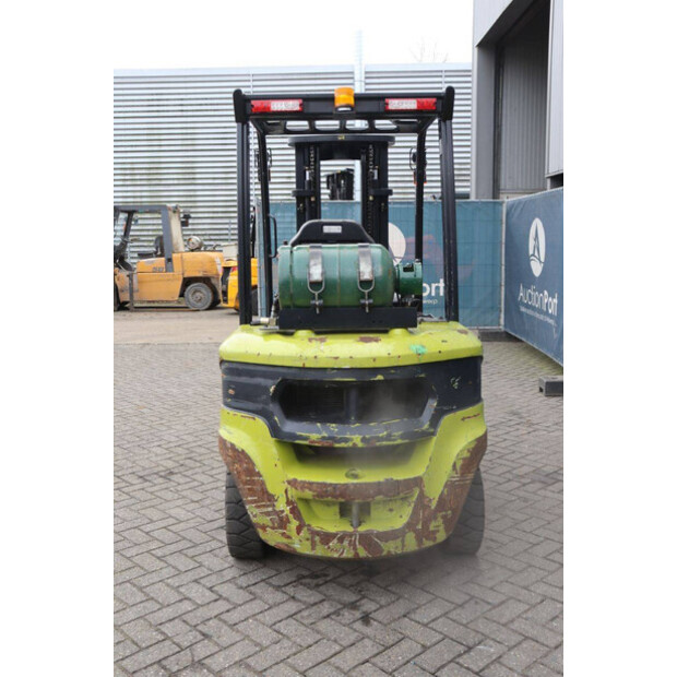 2019 Clark S30L-45336953