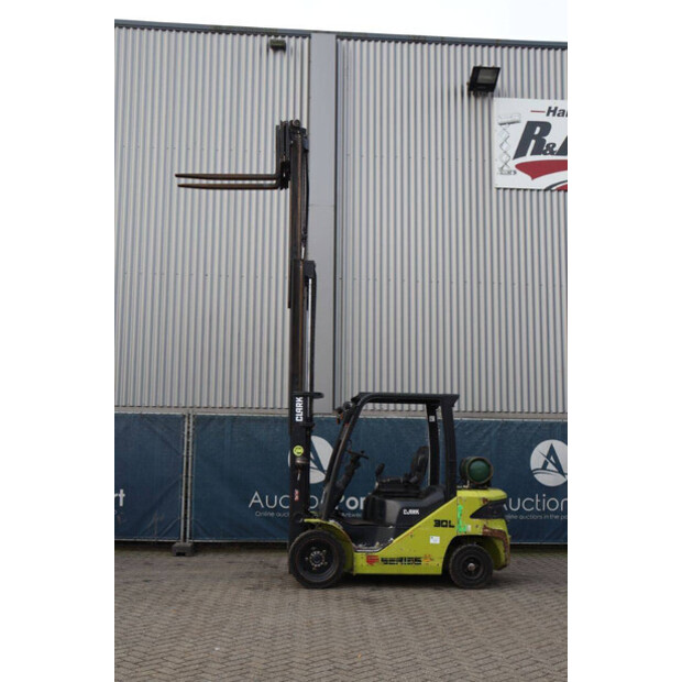 2019 Clark S30L-45336987