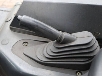 2005-linde-e30-03-600-1413851-45337093