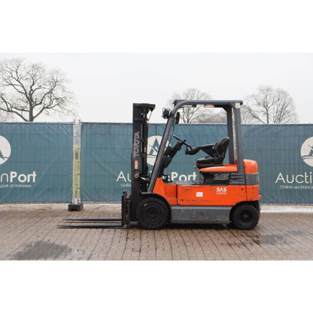 2010 تويوتا 7FBMF25-45337181