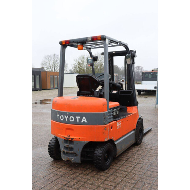 2010 تويوتا 7FBMF25-45337185