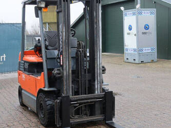 2010-toyota-7fbmf25-1413854-45337186