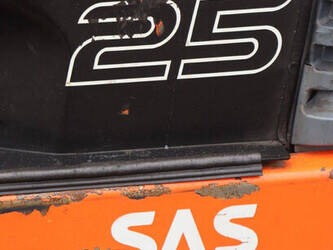 2010-toyota-7fbmf25-1413854-45337195