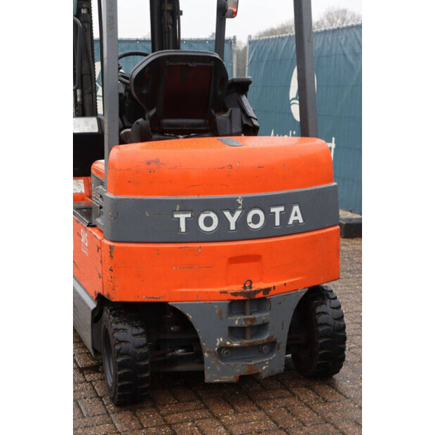 2010 تويوتا 7FBMF25-45337196