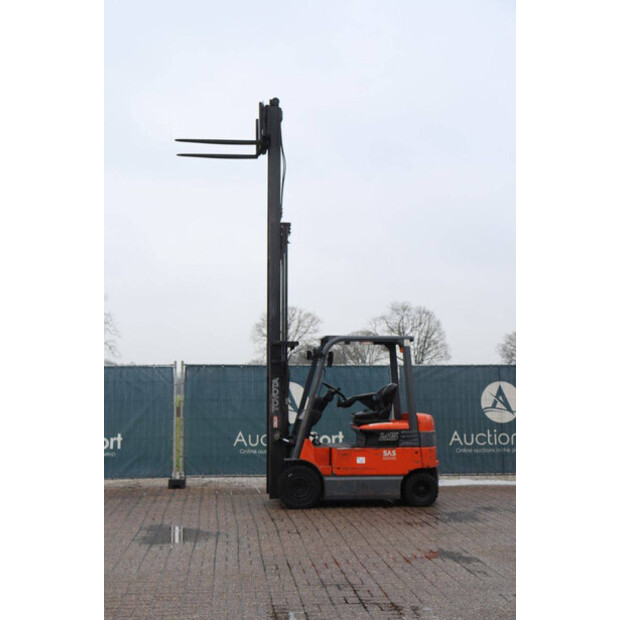 2010 تويوتا 7FBMF25-45337213