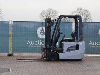 صورة ل رافعات شوكية نيسان 1N1L18Q للبيع في هولندا