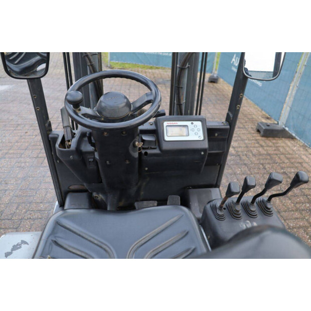 NISSAN 1N1L18Q-45337671