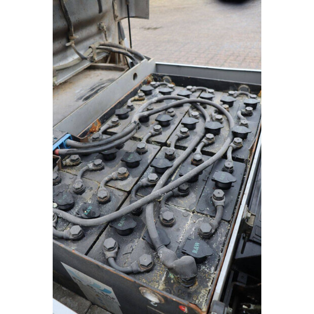 NISSAN 1N1L18Q-45337683