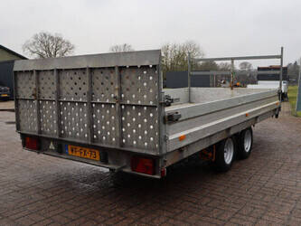 2002-humbaur-others-1413869-45337715