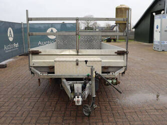 2002-humbaur-others-1413869-45337717