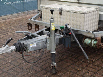 2002-humbaur-others-1413869-45337718