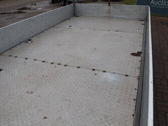 2002-humbaur-others-1413869-45337726