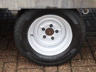 2002-humbaur-others-1413869-45337729