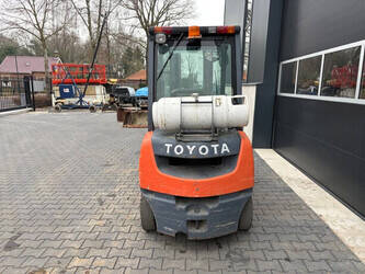 2013-toyota-02-8fgf25-1413872-45337777