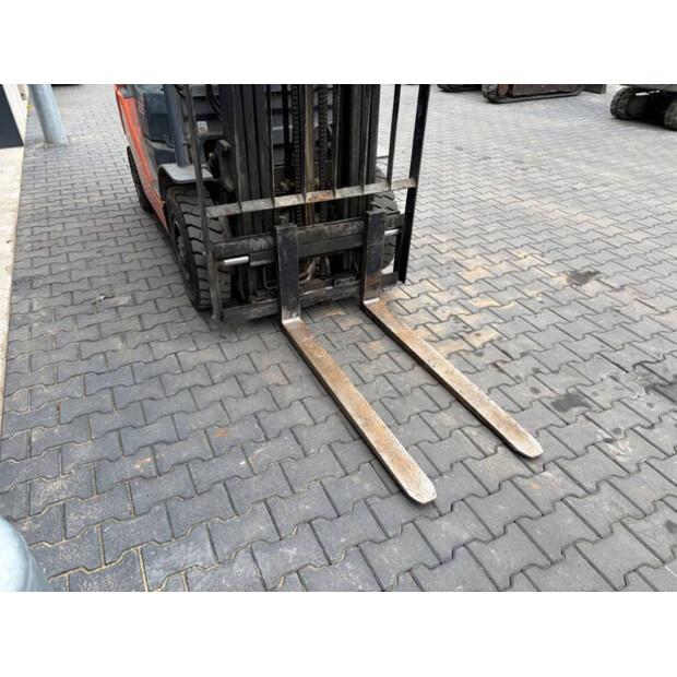 2013 Toyota 02-8FGF25-45337779