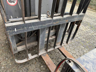 2002-still-r20-16-45337810