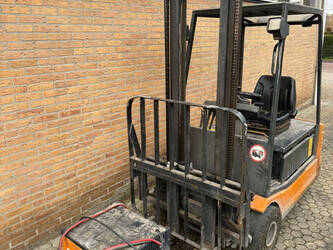 2002-still-r20-16-45337812