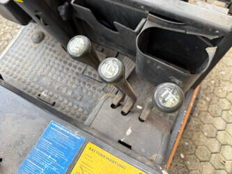 2002-still-r20-16-45337815