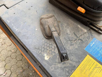 2002-still-r20-16-45337817