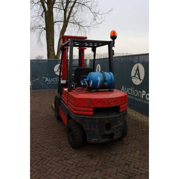 Toyota 42-5FG30-45337868