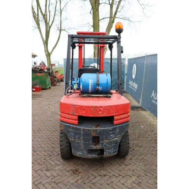 Toyota 42-5FG30-45337869