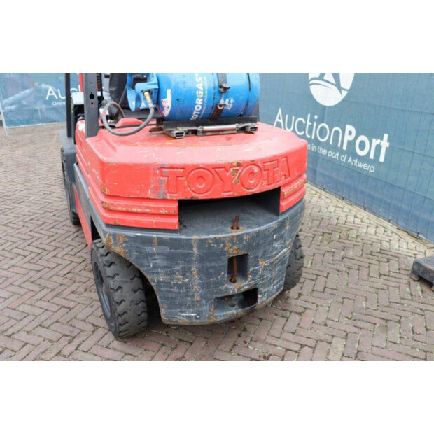 Toyota 42-5FG30-45337878