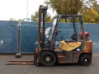 صورة ل 2002 دايو G25E-5