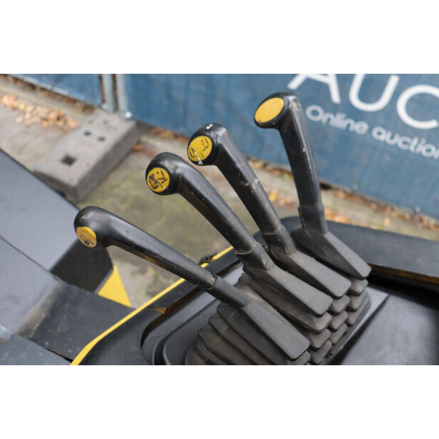 2006 يال GLP55MJ-45338084