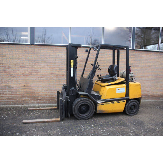 2004 يال GLP30TF-45338200