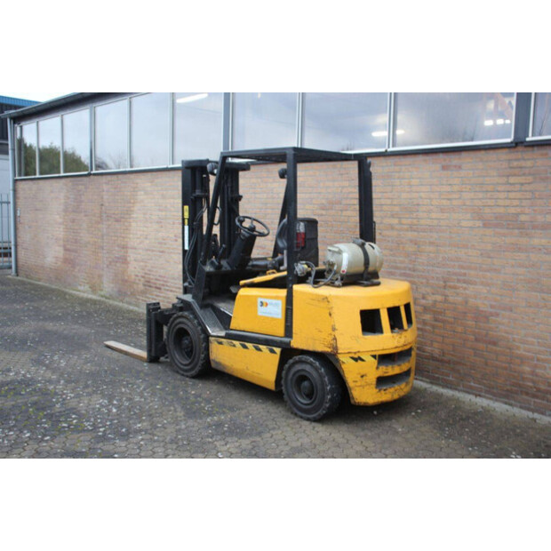 2004 يال GLP30TF-45338202