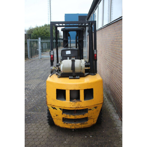 2004 يال GLP30TF-45338203