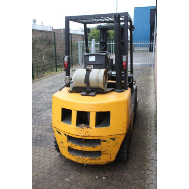 2004 يال GLP30TF-45338204