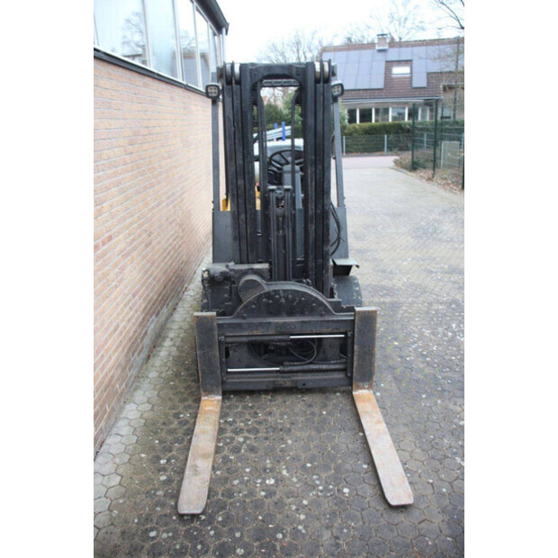 2004 يال GLP30TF-45338206