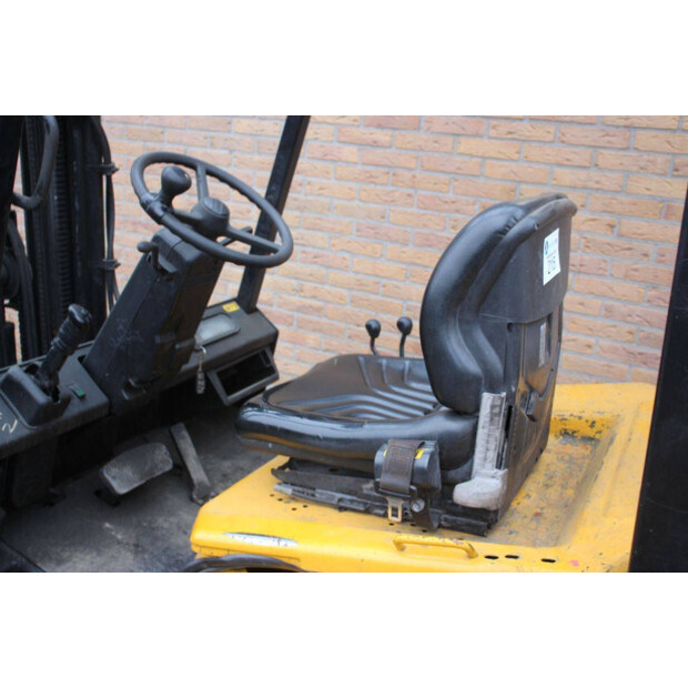 2004 يال GLP30TF-45338218