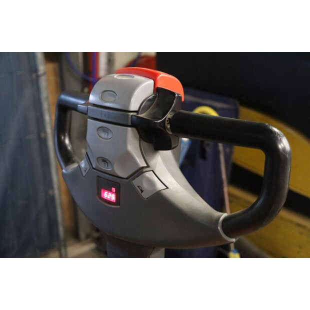 2013 BT SWE200D-45339687